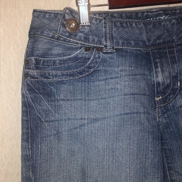Guess 29 Low Rise Blue Denim Bermuda Shorts - Picture 4 of 13